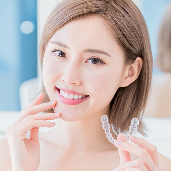 欣隆牙醫與欣城牙醫提供專業齒顎矯正諮詢。無論是傳統牙套或是隱適美，我們針對城上城與橘郡社區的青少年及成人，提供客製化矯正方案，讓您在長庚商圈就能享受美感與專業兼具的牙齒矯正服務。