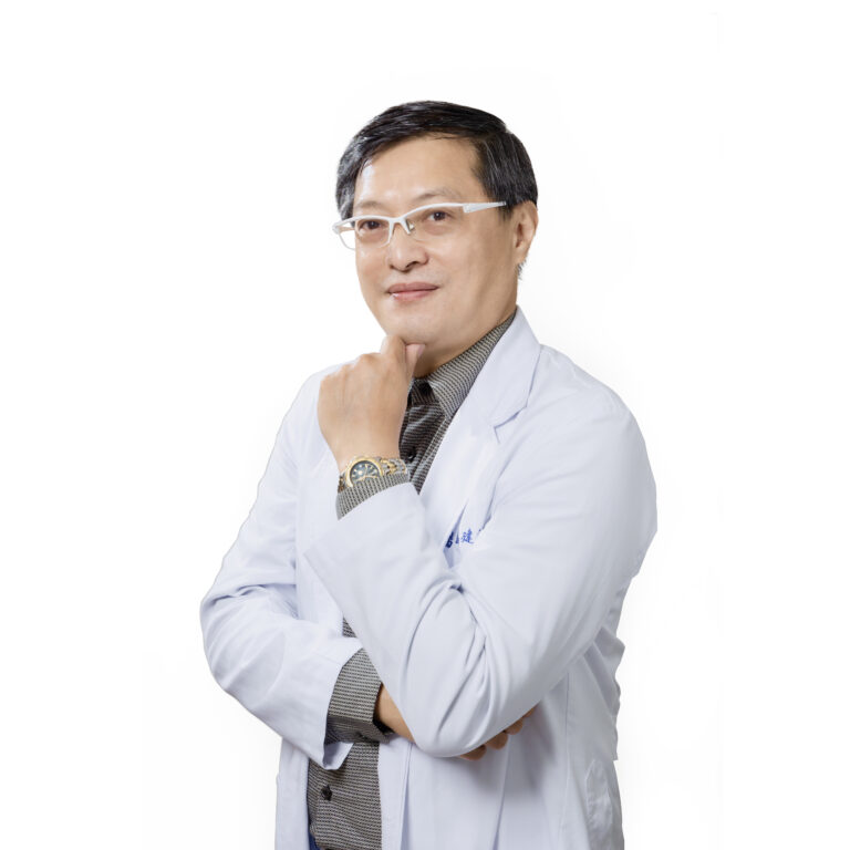 欣城牙醫醫師是長庚商圈知名的矯正專家，擅長透過隱適美與全瓷冠美學修復，為城上城住戶打造自信笑容，是基隆地區口碑極佳的齒顎矯正醫師。